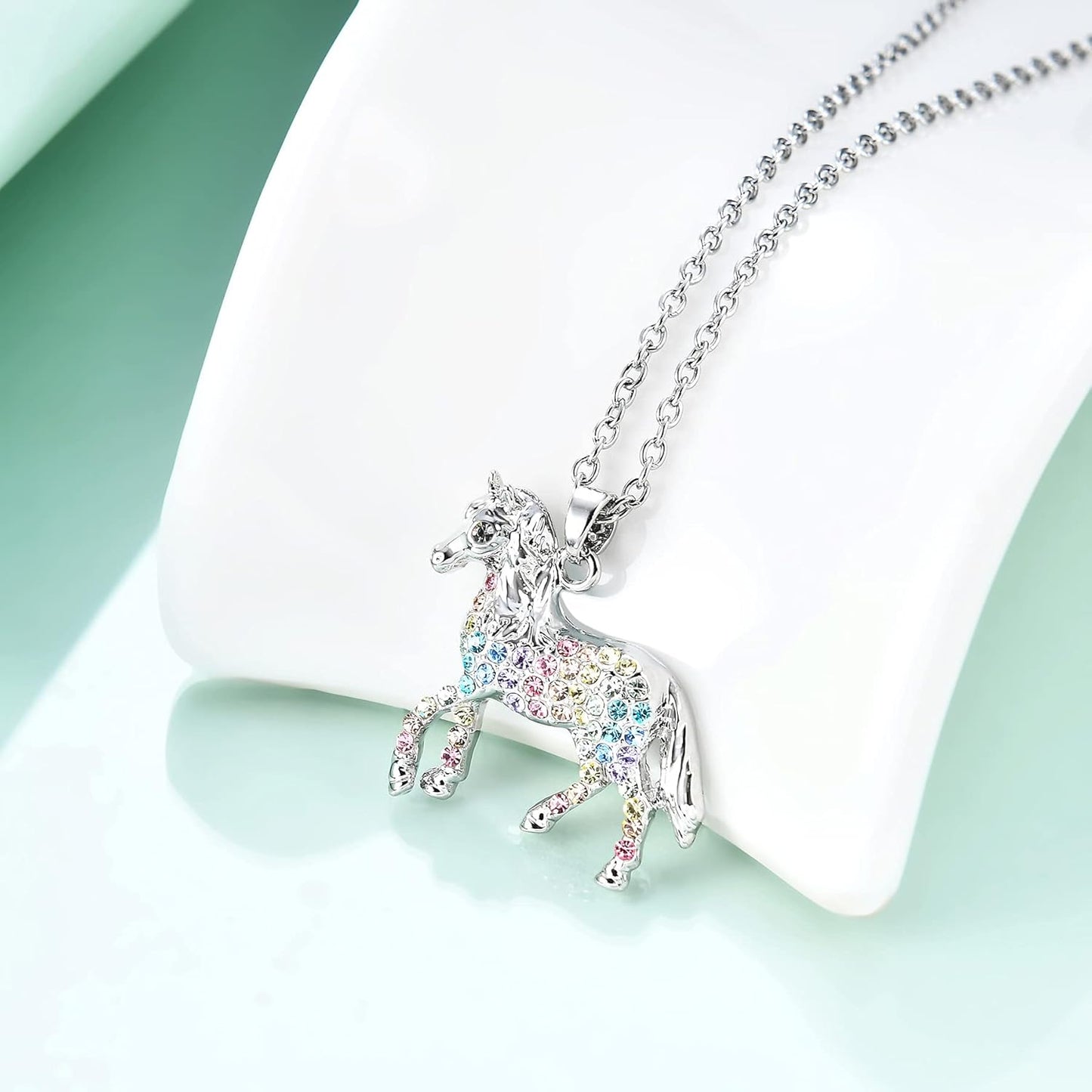 Elegant Horse Pendant Necklace for Women - Ideal Gift for Animal Enthusiasts - Necklaces Aura