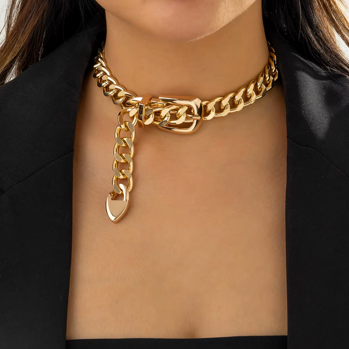 Stylish Punk Chunky Choker Necklace with Exaggerated Belt Buckle Design - Vintage Heavy Metal Chain for Women - Necklaces Aura