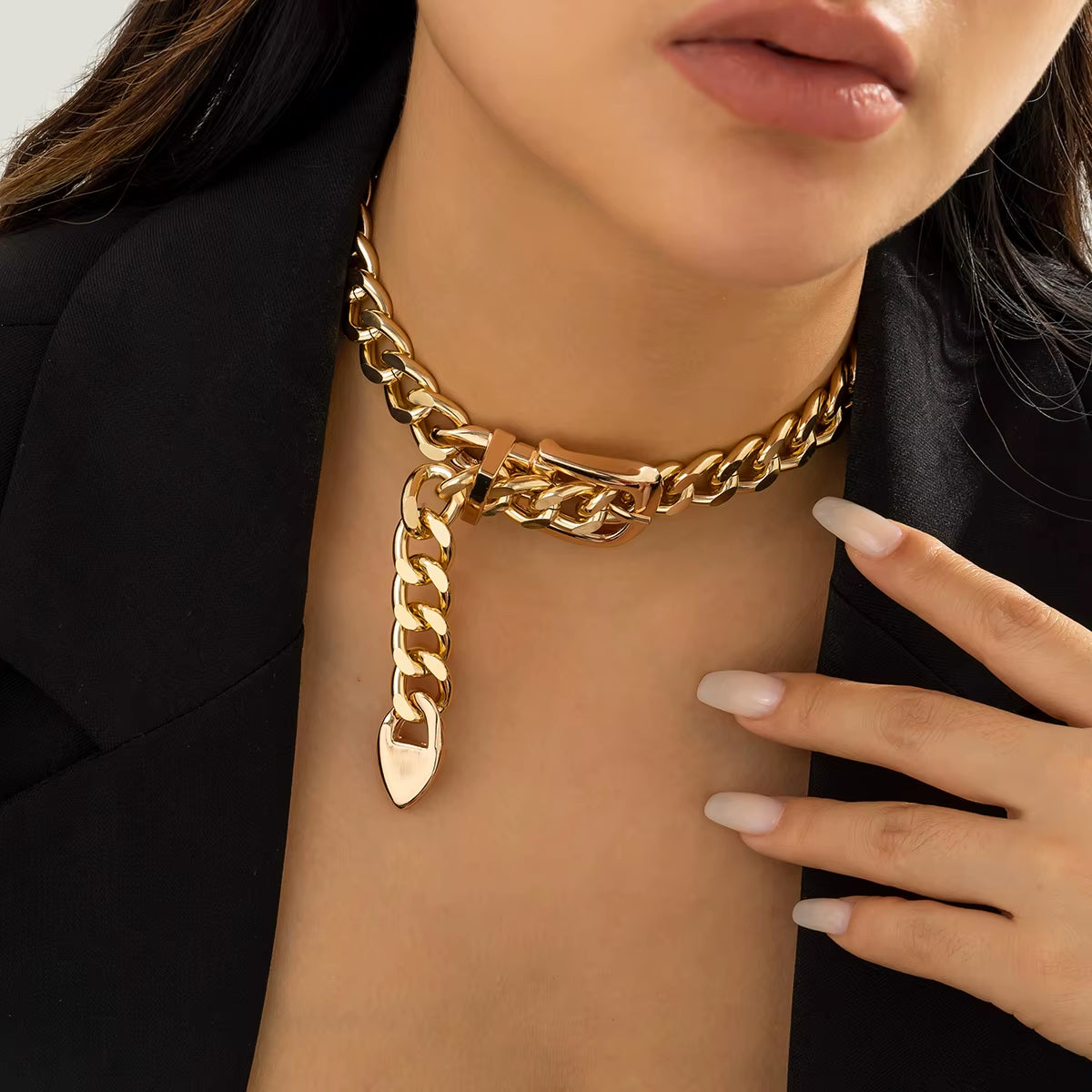 Stylish Punk Chunky Choker Necklace with Exaggerated Belt Buckle Design - Vintage Heavy Metal Chain for Women - Necklaces Aura